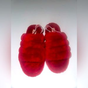 UGG FLUFF YEAH SLIPPER SIZE 5
